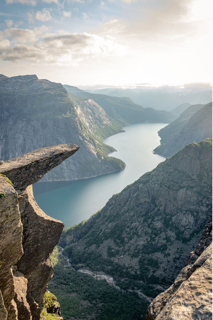 TravelDolce's tweet photo. One of Europe’s wildest viewpoints.

#Trolltunga #CliffEdge #Norway https://t.co/euOpNZ64Vj