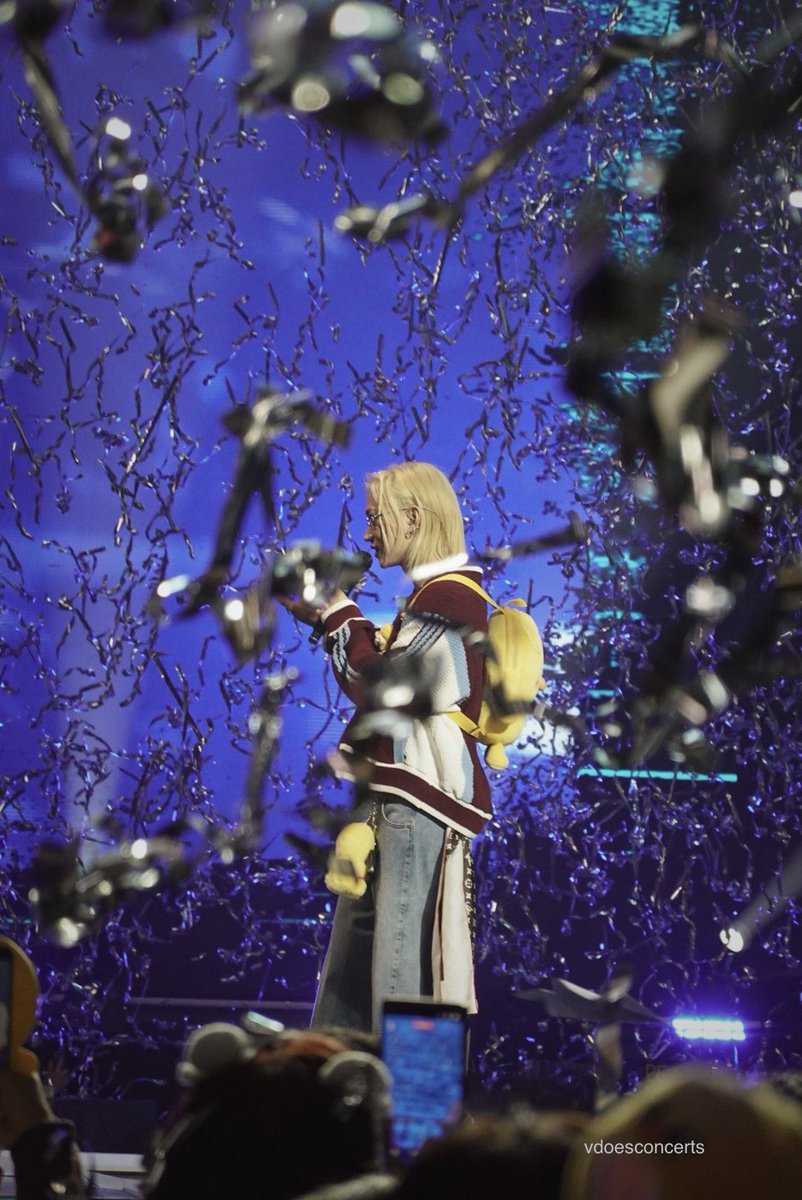 felix 🎉

stay in our little house 

#StrayKids #스트레이키즈 
#Felix #필릭스 #용복