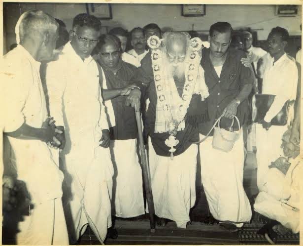 <a href="/AlimAlbuhari/">Adv. Alim Albuhari</a> Soriyar oda Impact

Nikka mudiyadha ramasamy naicker ke innoru pondatti venuma?

Adho urine bag kai la 🤣