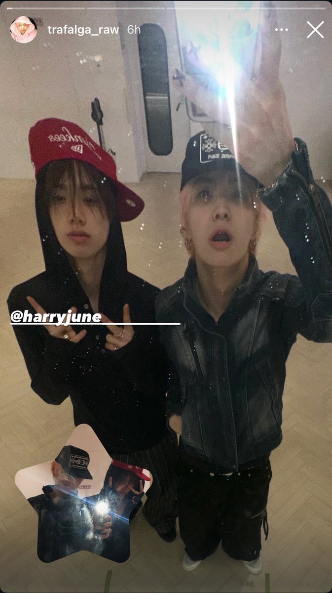 alina™ ∞ tweet media