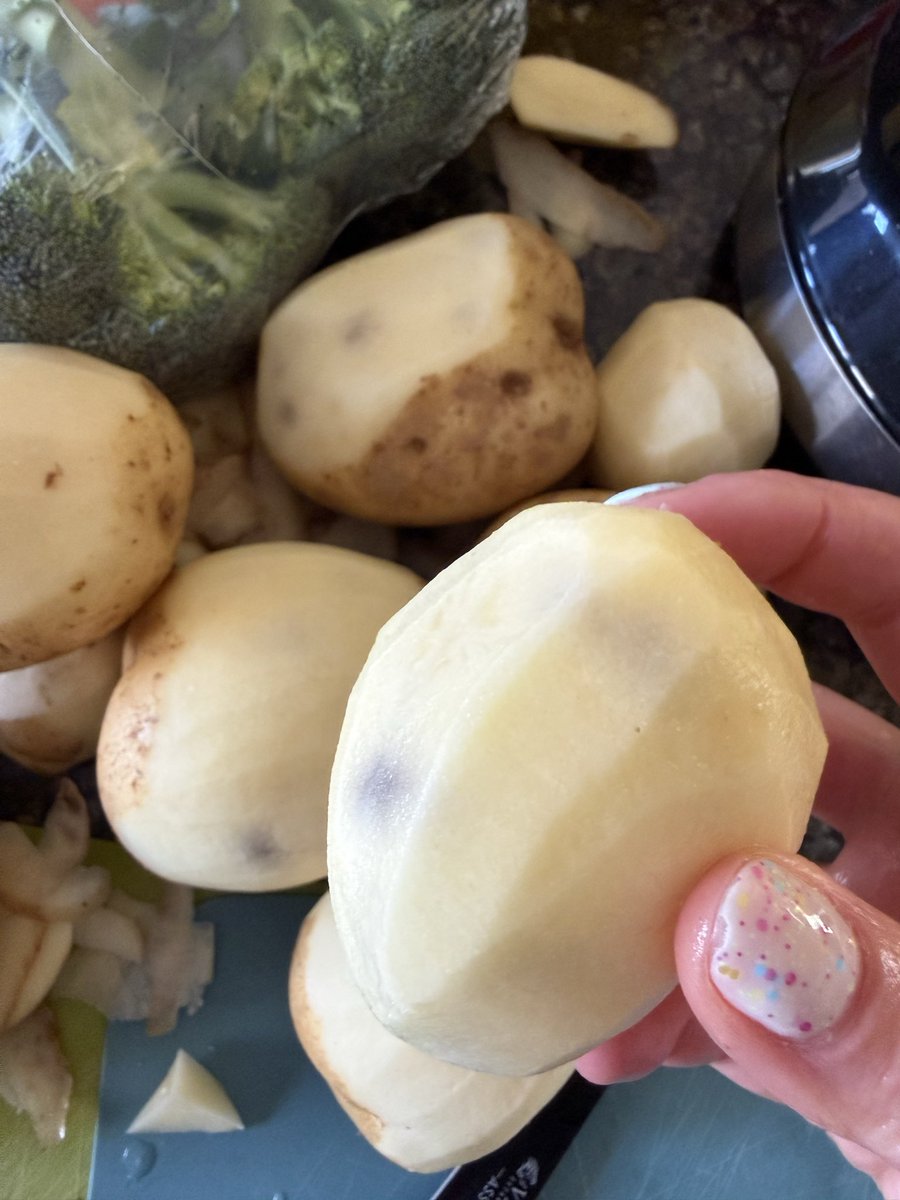 Becky Connolly tweet media