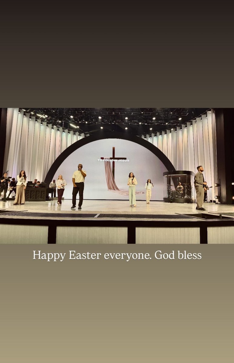 Selena Gomez Brasil tweet media