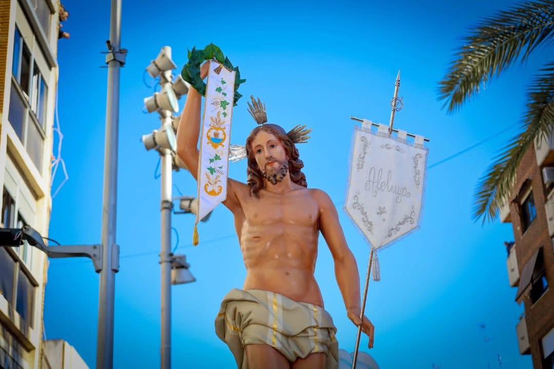 JoseMa_Llanos's tweet photo. ¡Feliz Pascua de Resurrección!
¡Espectacular Procesión del Encuentro de Torrent!
@vox_cv siempre está con nuestra cultura; con nuestra civilización cristiana.
¡Aleluya; Cristo ha resucitado! https://t.co/zUXG6mUwyZ