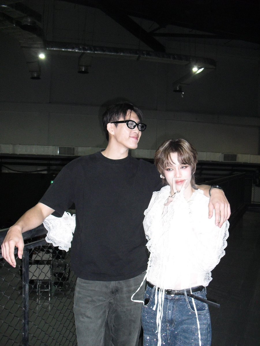 red 🍿 mrs era tweet media