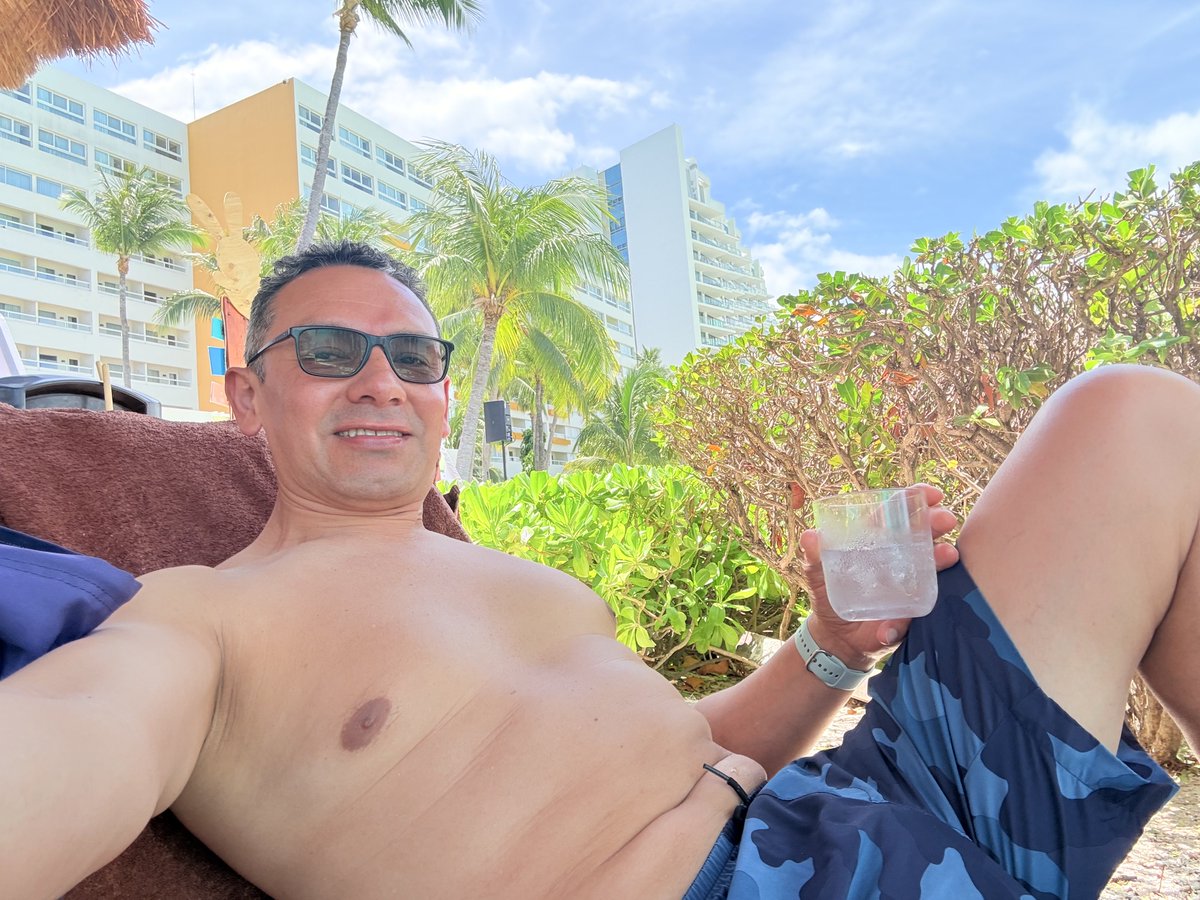 eric_argueta's tweet photo. Cancun https://t.co/EaKc1tR8T1