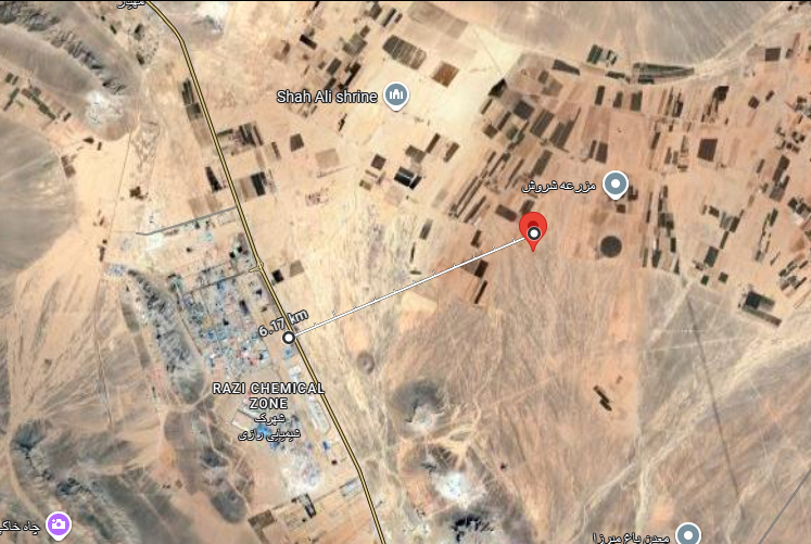 JacquesFrre2's tweet photo. ⚠️#Iran - Voici le possible site des combats de cette nuit, à 25 km au Sud d'Ispahan
➡️6 km séparent la piste d'atterrissage (utilisée par  les MC-130J Commando II transportant les MH-6 et 100 à 140 forces spéciales🇺🇸) du complexe chimique Razi
(32°13'16.9"N 51°54'04.8"E) https://t.co/brPFrekDbO