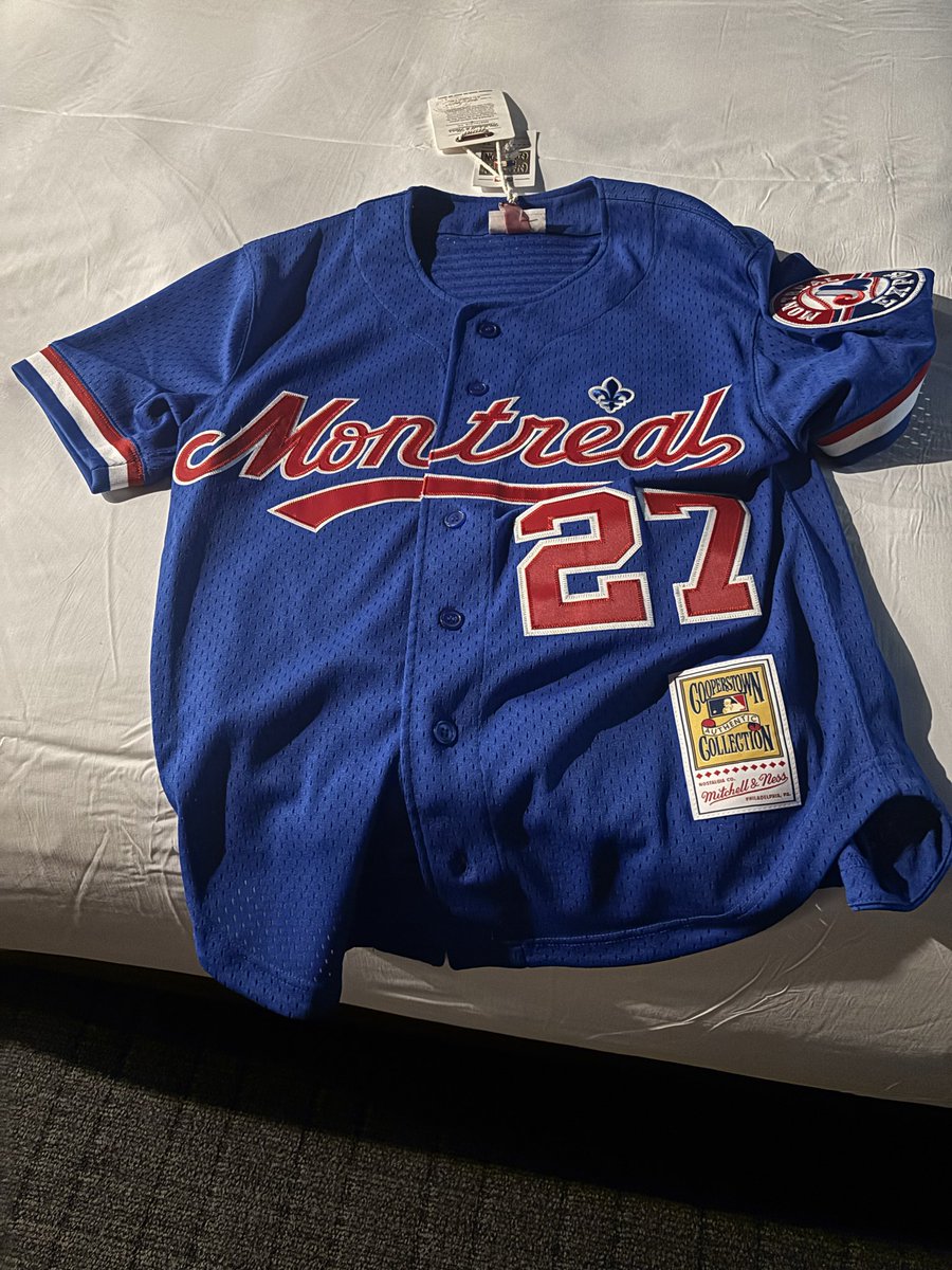 devon sawa tweet media