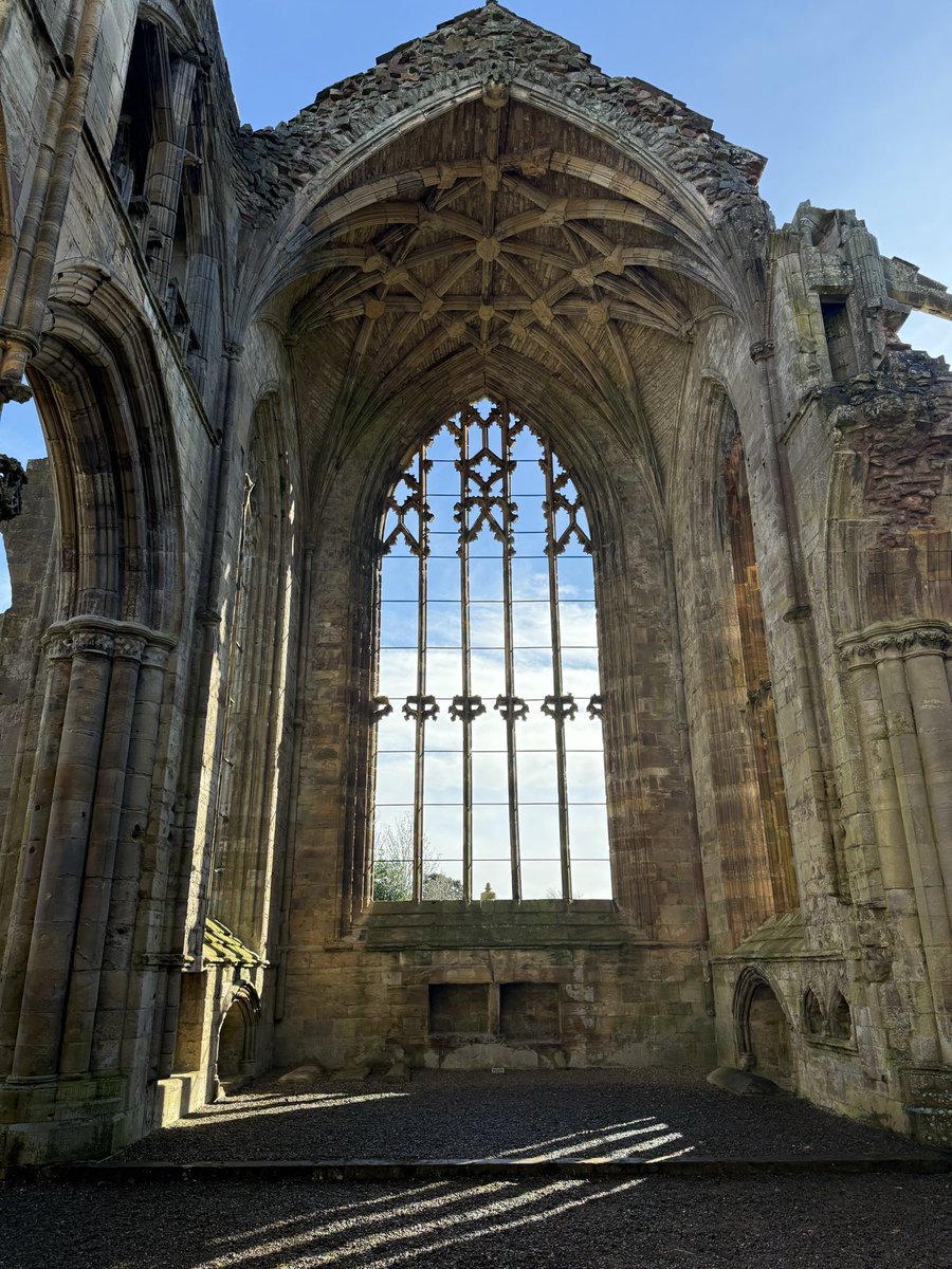 kilted_guide's tweet image. First visit of the year to beautiful #MelroseAbbey and a nice surprise. Access to bell tower, closed for five years, has been restored. In my excitement I didn’t wait until the bells stopped ringing before climbing the tower. Ears still ringing!!🔔 #tourguide #britainsbestguides