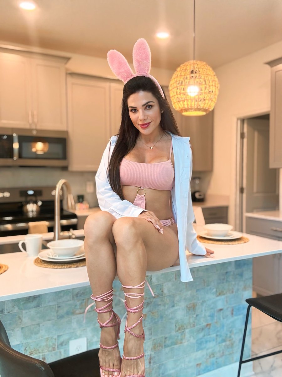 Bella Fox tweet media