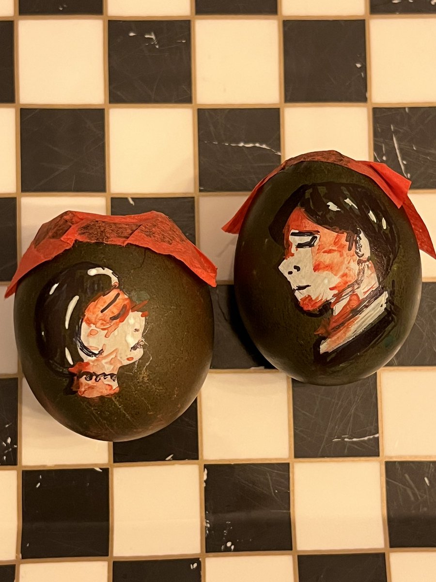 mcr cascarones! 🖤🥚🩸they came out so nice and it’s gonna be a shame to smash them 😭