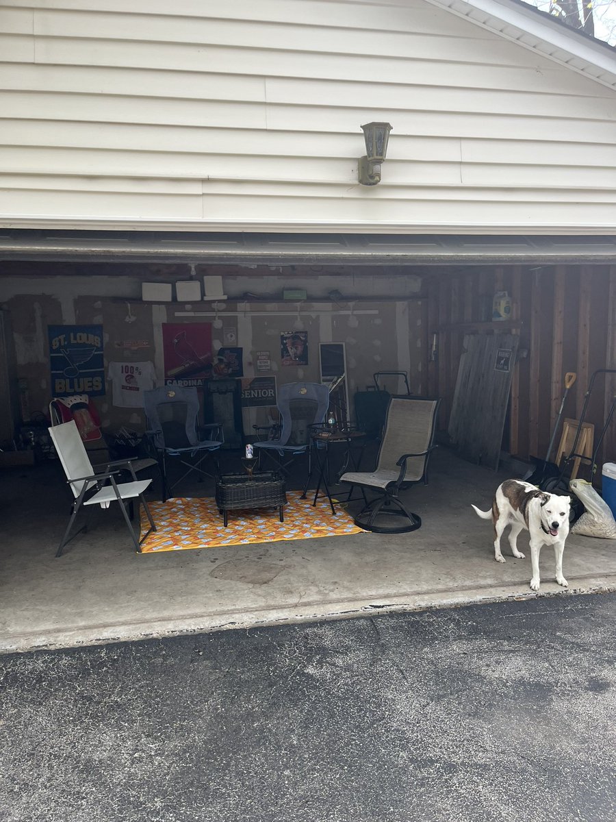 LarryInMissouri's tweet photo. Haggard’s “Carolyn” is 45 of the day #314GarageClub #BYOB #OpenEaster #HappyEaster #HeIsRisen https://t.co/r3tFj2OzAf