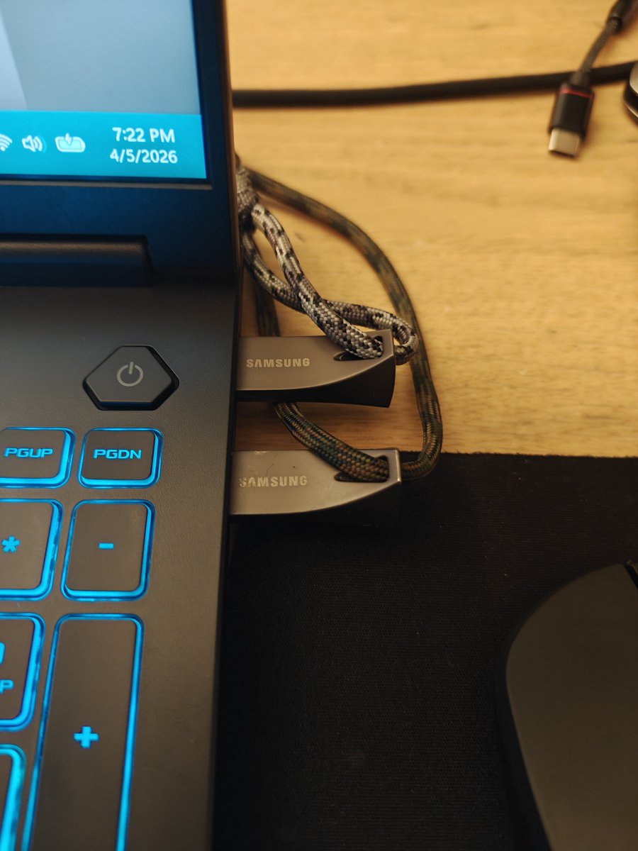 Człowiek Sowa tweet media