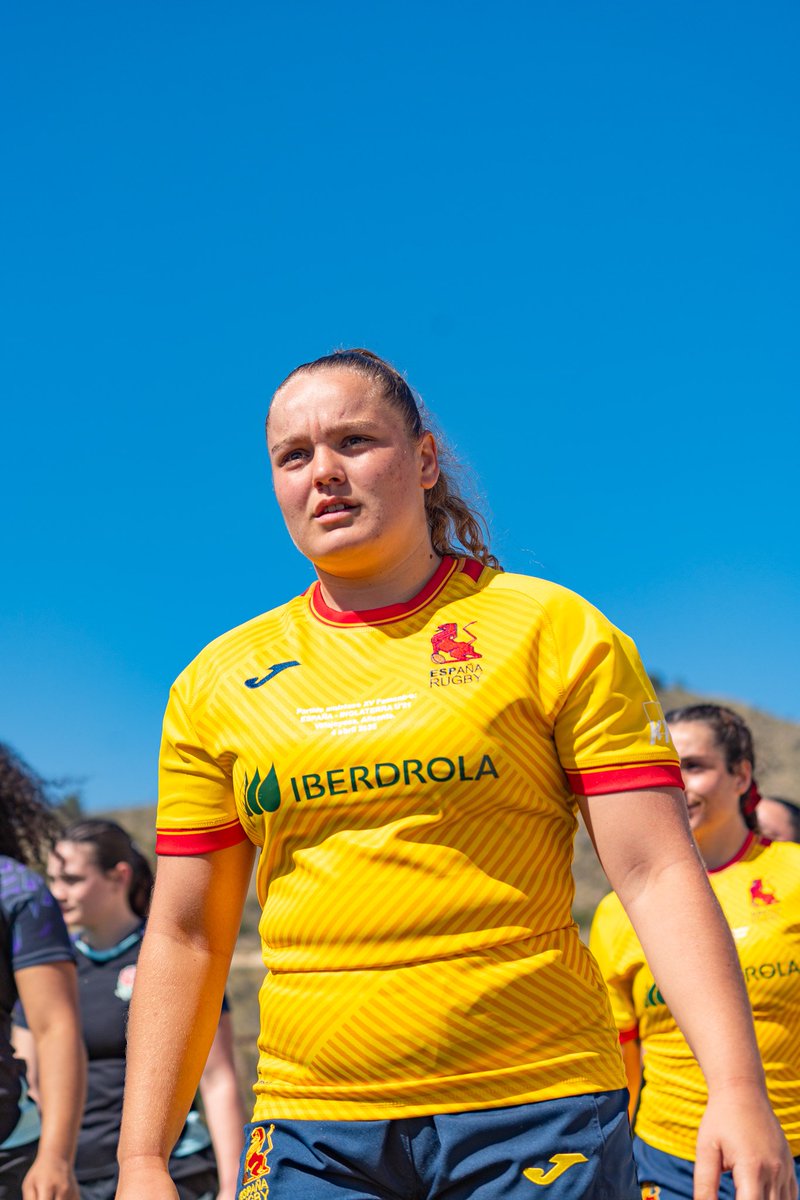 avrfcb's tweet photo. Volem felicitar a la Gaia Tartinville per el seu primer assaig amb la Selecció S21, en el partit amistós entre Espanya i Anglaterra.
També felicitem a la Martina Marquez i la Clàudia Peña, jugadores formades al Barça Rugby, 
📸 @noemieseco @ferugby

@FCBarcelona 
@BarcaAmateurs https://t.co/B7UHxXKXZQ
