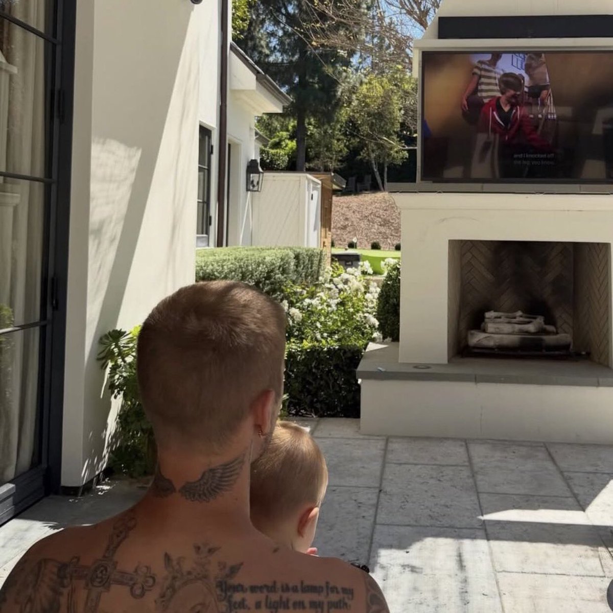 from “you won’t be sixteen forever” to watch his ‘never say never’ movie with his son 🥹🤏🏻