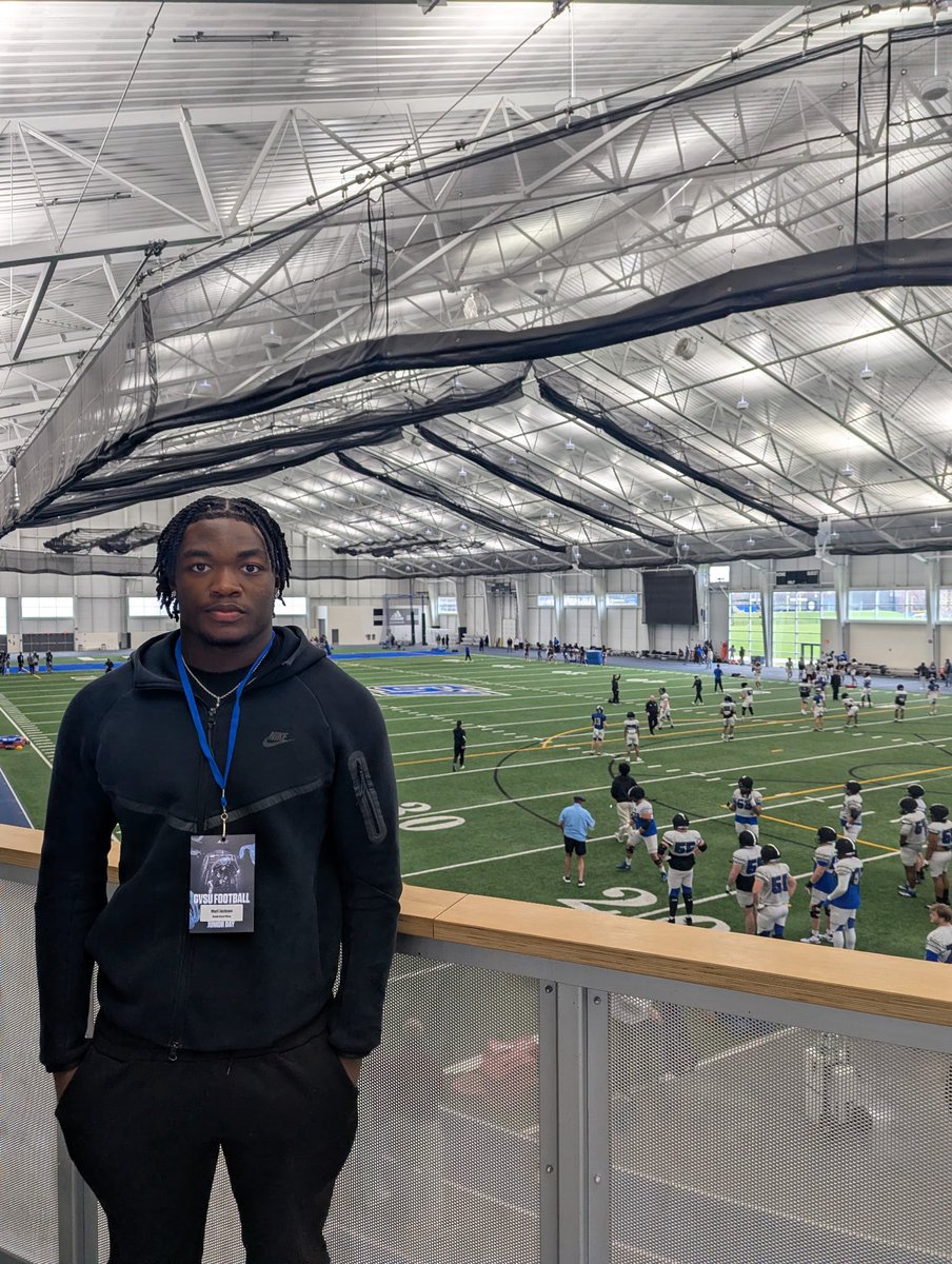 Muri_2027's tweet photo. Huge thanks to @CoachCooperGVSU for having me out at @gvsufootball Jr day. I had a good time watching the guys at practice as well as good conversations with coaches!!! Looking forward to being back on campus⚓️ https://t.co/vpF4xIOlep