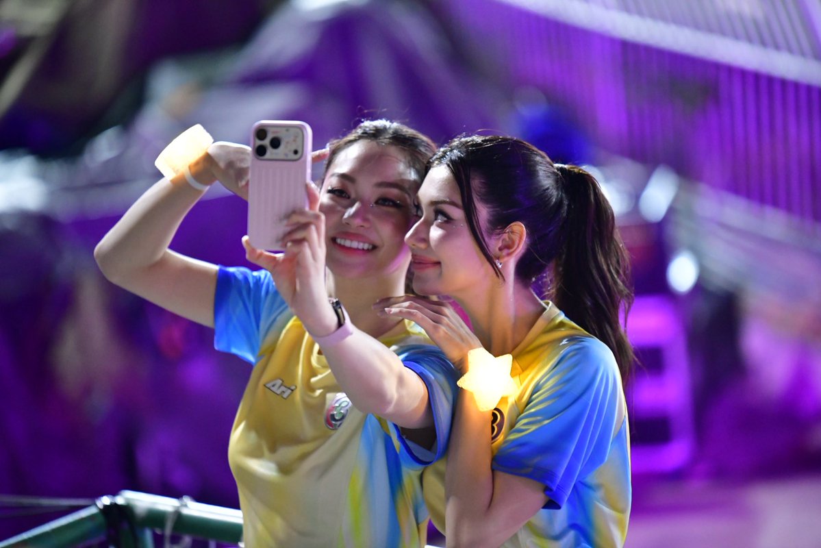 Riam เรียม tweet media