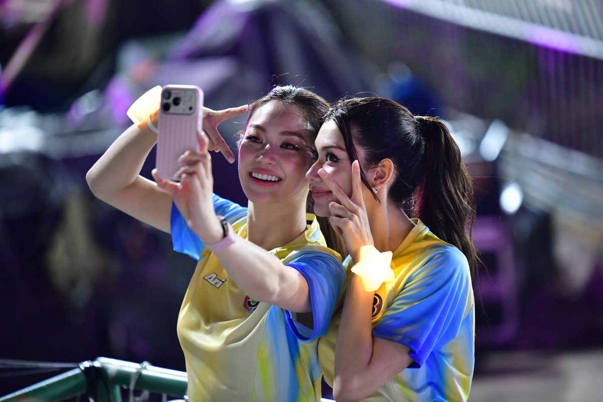 Riam เรียม tweet media