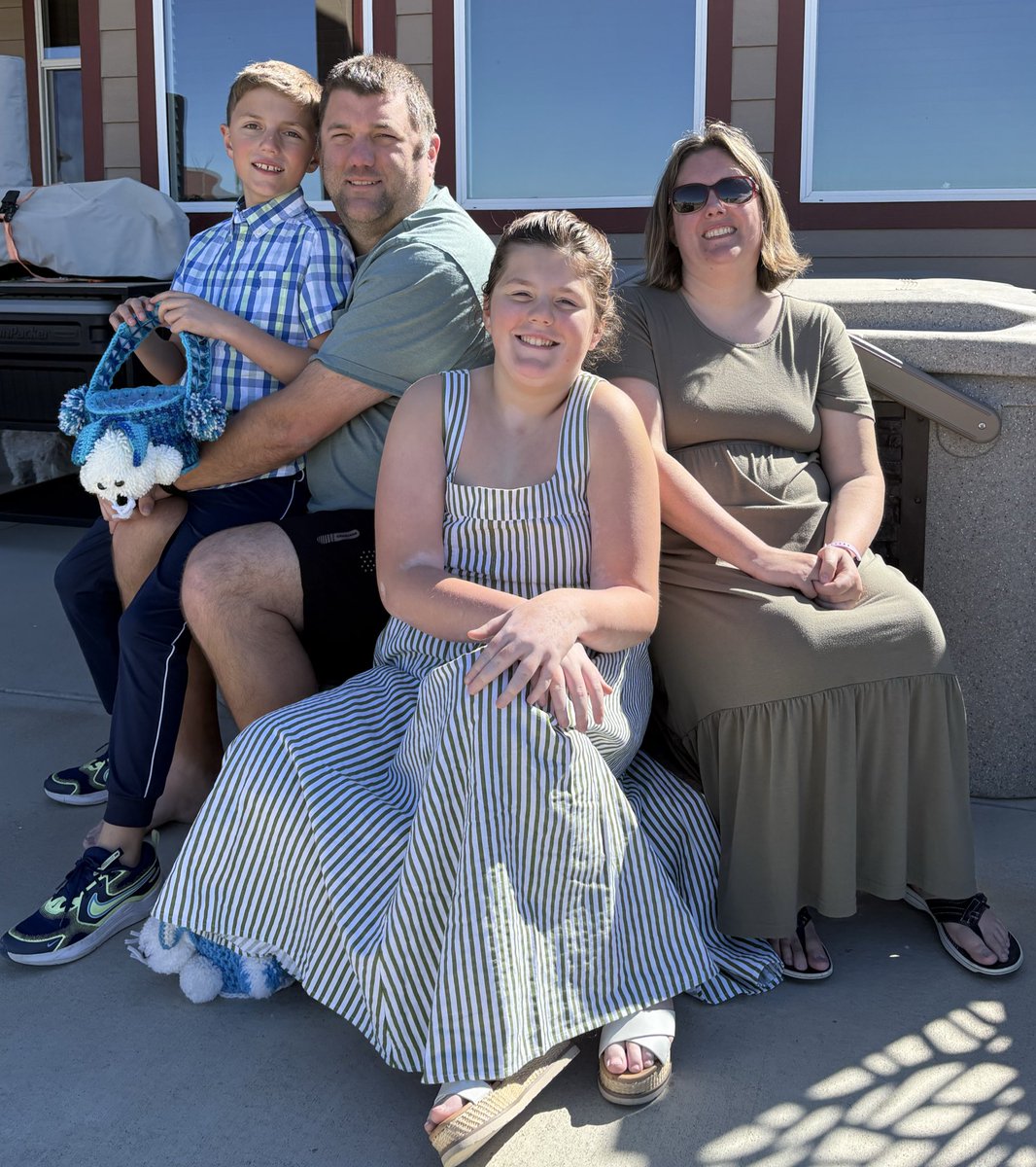 jakepullen_75's tweet photo. Happy Easter from my family to yours! https://t.co/B2VX6EuxNC