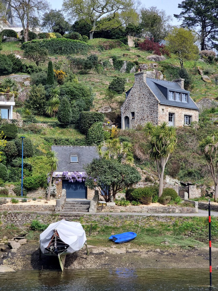 celine29m's tweet image. Si charmant ! ⛵️🌿🌸
📍Pont-Aven 
#bretagne #finistere #breizh #bzh