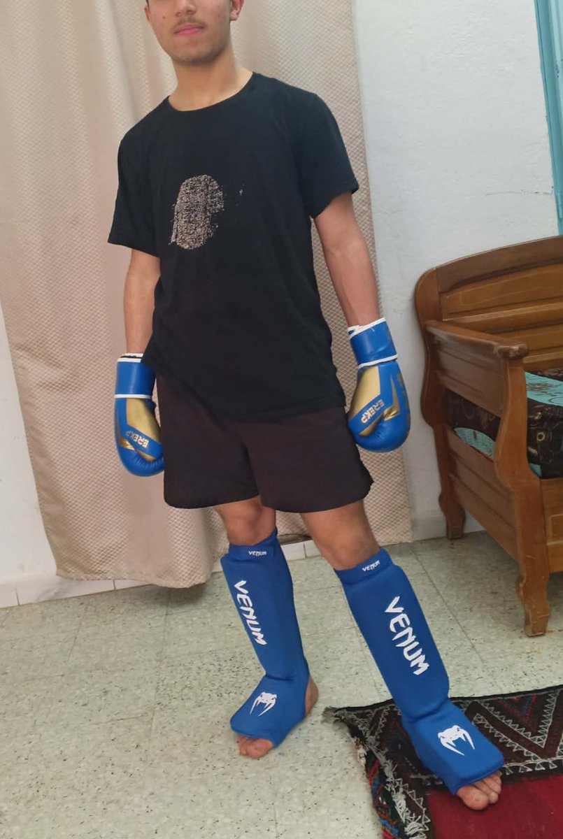 YahyaSobhi3077's tweet image. Got now ones ^^ @ArWoulf @MichaelBla18057 @CarlosEnespa @b_marqueza34142 #furry #furryart #kickboxing