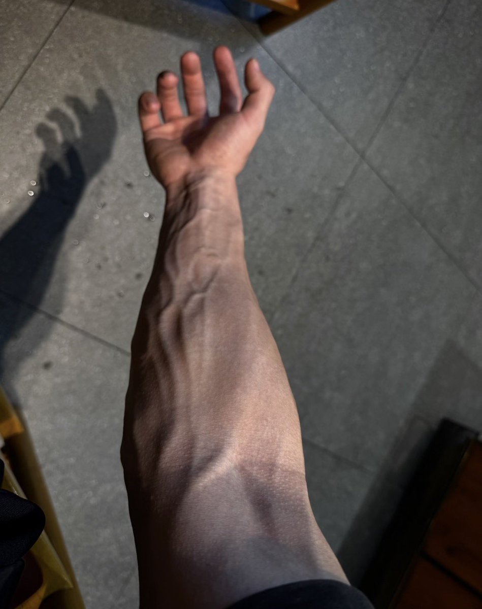 啊哈哈哈哈哈 tweet media