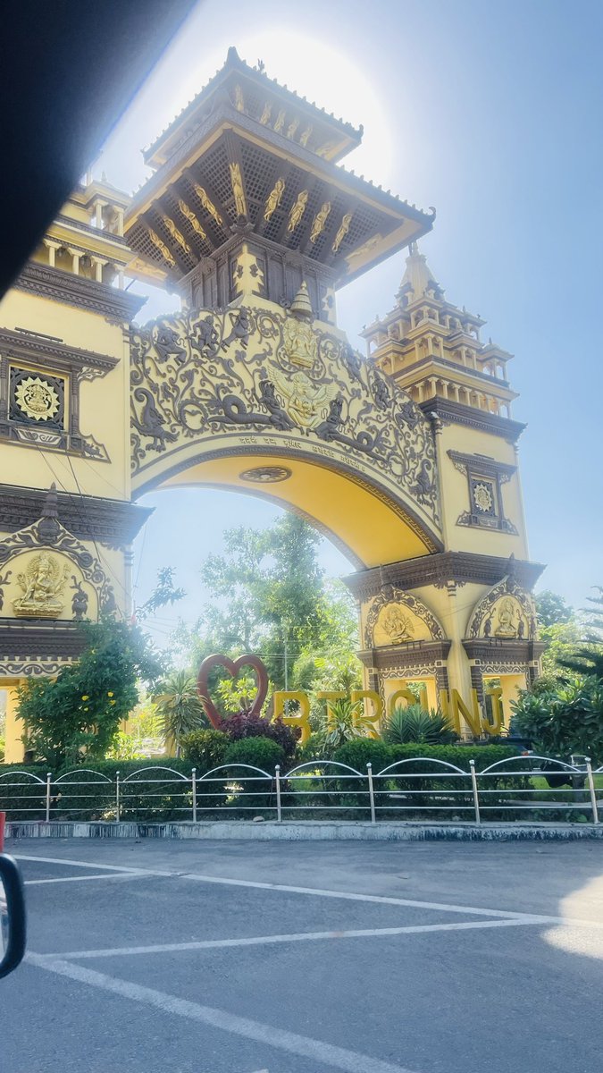 यो दौडधुप केवल परिवारको लागि हो, आफ्नो लागि त म बेरङ्गी छु !!"❤️‍🩹
💞🙏