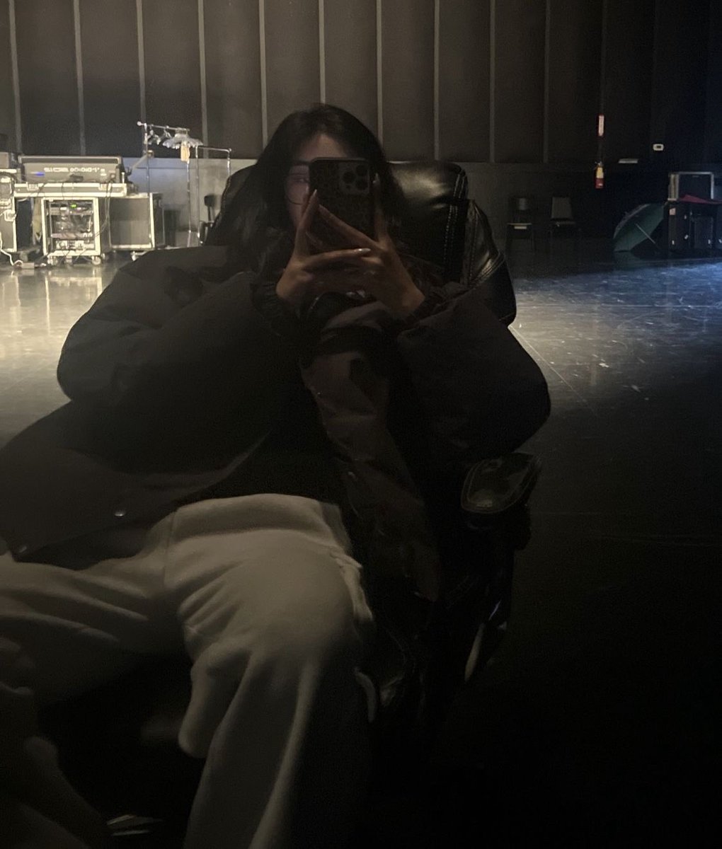 em ‧˚꒰🐾୭ ˚. is waiting for manon AND seeing twice tweet media