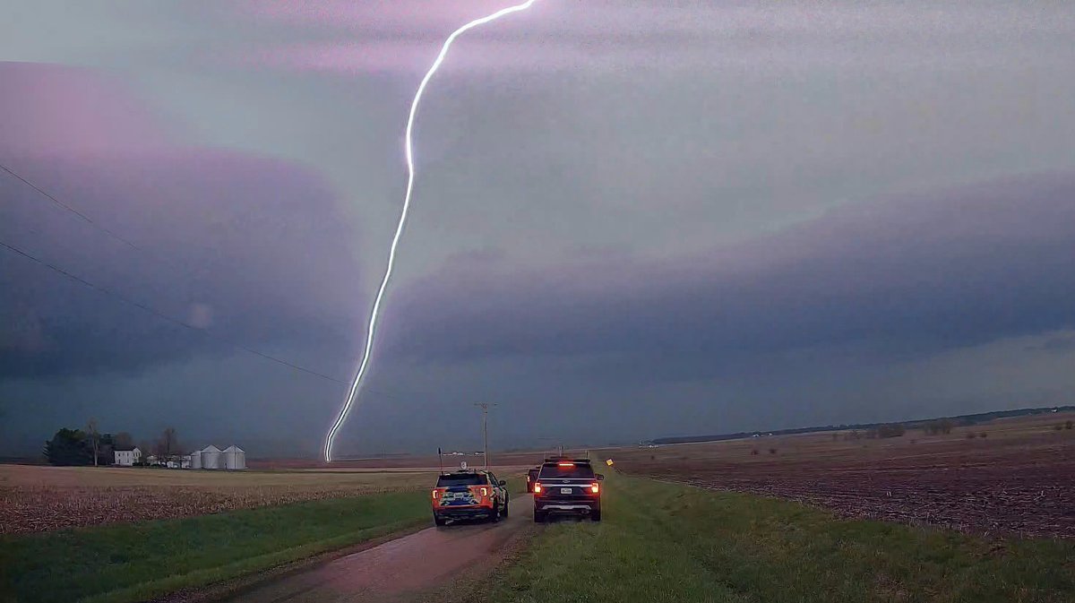 nmjameswilson's tweet image. #Lightning was crazy and too close in #illinois Friday! #wxtwitter