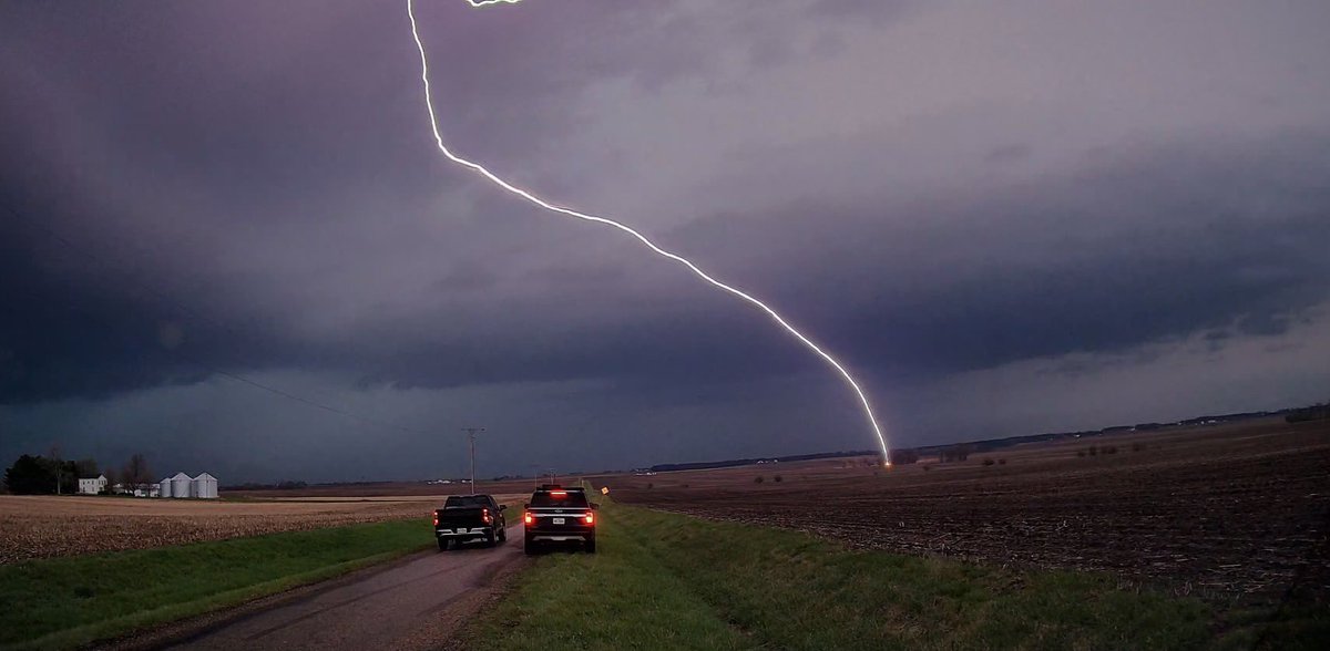 nmjameswilson's tweet image. #Lightning was crazy and too close in #illinois Friday! #wxtwitter