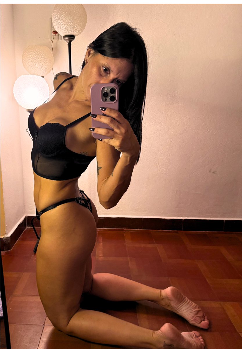 giogimenez172's tweet photo. La elegancia está en insinuar… la exclusividad, en descubrir el resto 🖤

https://t.co/T8O4AmnghJ https://t.co/r92leHhjWn