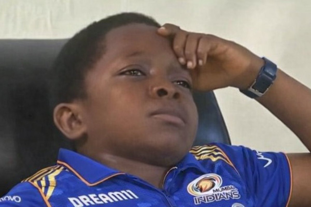 LoyalSachinFan's tweet photo. RCB won 2 out of 2 games.
RR won 2 out of 2 games.
PBKS won 2/2 and could make it 3/3 tomorrow.

Mumbai Indians next three games are against these teams. https://t.co/5YDob5wWJd
