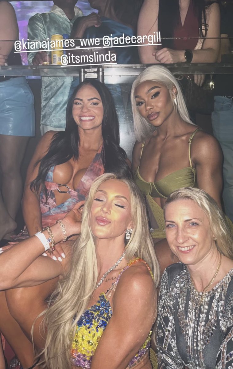 𝓂𝒾𝒶𝒽 ⚡︎ tweet media