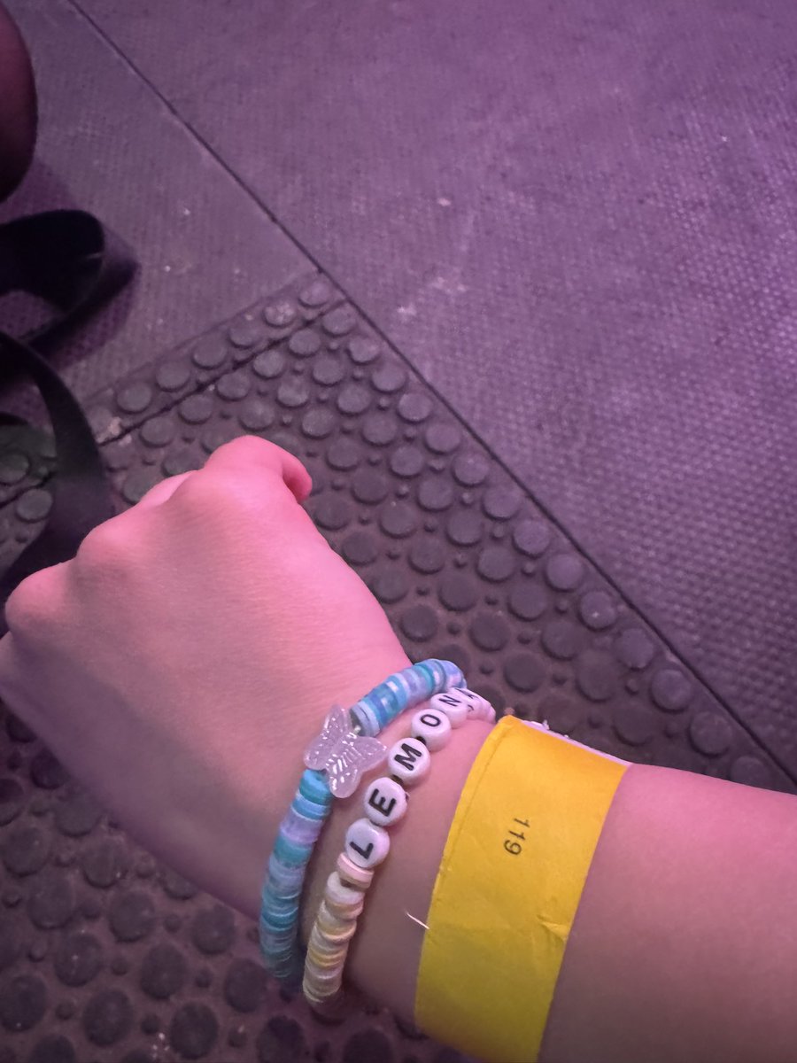 Gosia ◟̽◞̽ saw 4/5 One Direction💔 tweet media