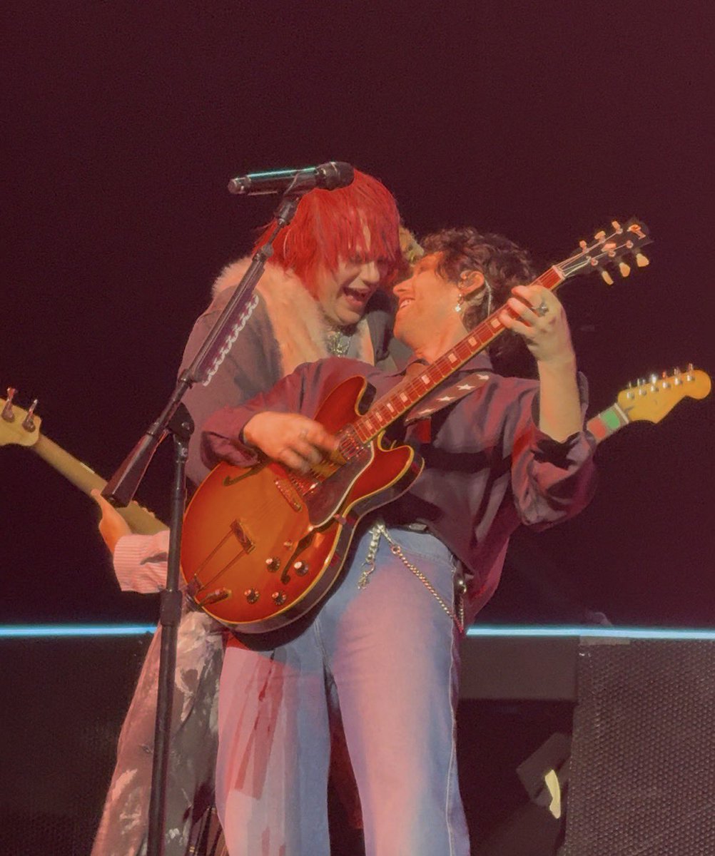 bea ★卌 tweet media