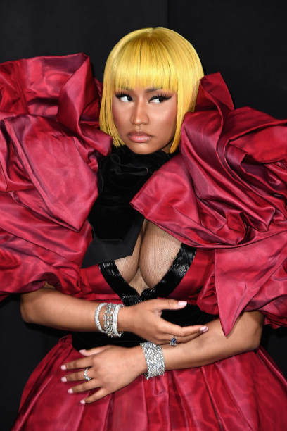 Nicki4orever's tweet image. Her hair for the show was a sharp, platinum blonde bob—the "Barbie" aesthetic meets high-fashion sophistication!  (Marc Jacobs Fashion show 2019) 👱‍♀️✂️ #NickiMinaj #BlondeBob #HairGoals #NYFW 👑💖 Queennnn🩷🩷🩷🩷💜💜💜💜💖💖💖💖