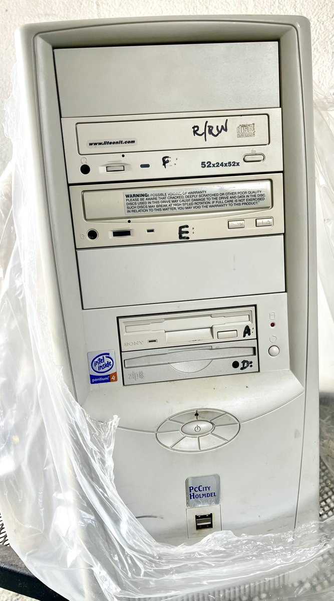 RetroFox tweet media