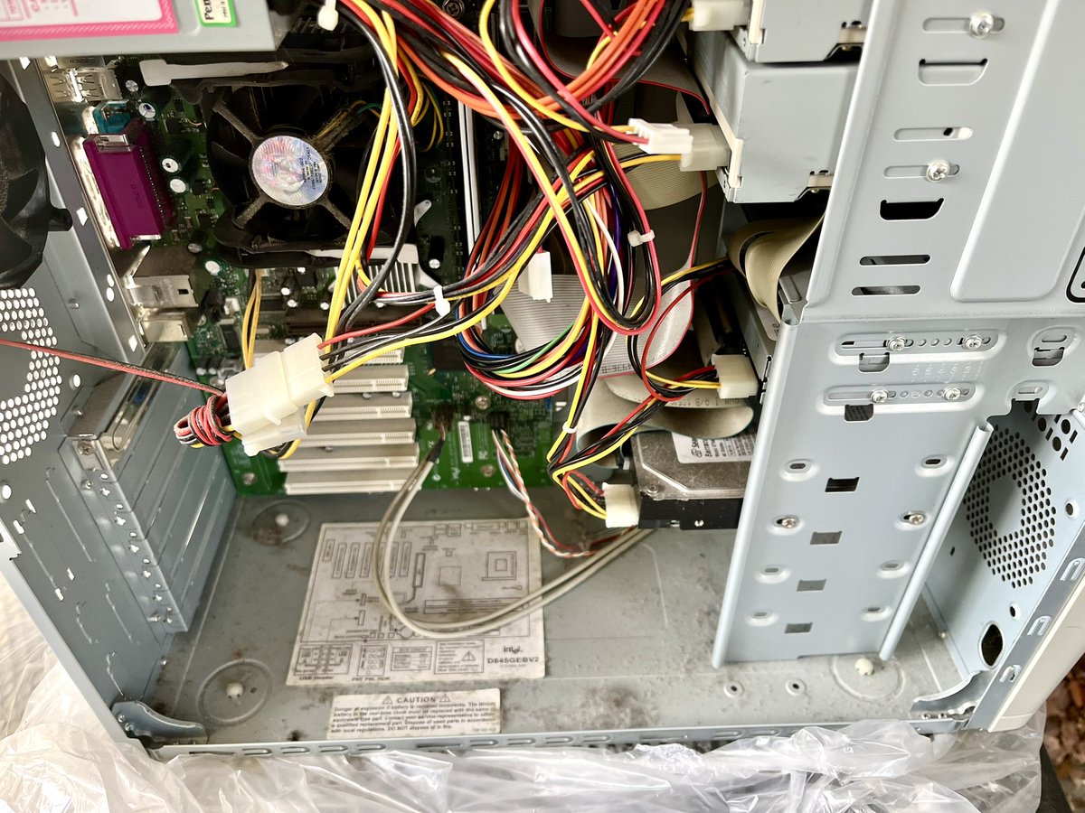 RetroFox tweet media