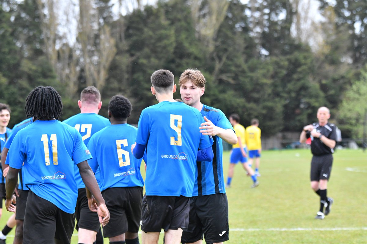 SevenoaksTownFC's tweet photo. 31 goals = Yannick Vochyan 🤝 Harry Bunclark

@Y8nnick10 14th goal of the season opened the scoring and @h_bunclark 17th goal of the season secured the win in the cup final 🔥

📸 Matt White

🔵⚫️ | #Sevenoaks #STFC https://t.co/8YwzKoG4Lj