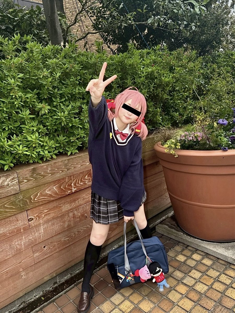 uoaaaaaaaaaaaaa's tweet photo. ⚠️cos

ARu子ちゃんで人生初コス&amp;アコスタ参戦してきました〜‼️めちゃめちゃ楽しかった‼️😭💓
お友達の恐子ちゃんがシャツの袖にリップ付けたり食べ物こぼしたり、参加券と荷物番号書いてあるチケット紛失したりしてずっとワタワタしており、かなり、本人でした
写真たくさんあるのでまた載せます‼️🙏🏻 https://t.co/qFp9WKovB1