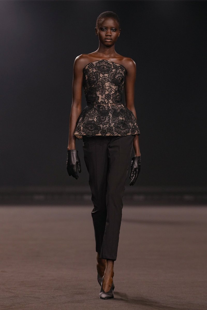 DvilCouture tweet media