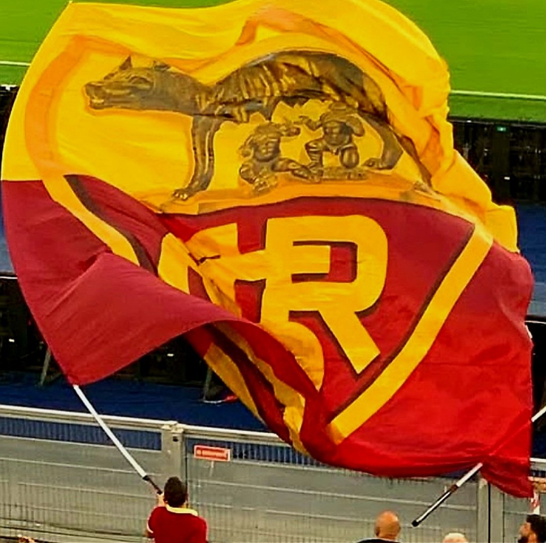 Forza ROMA ❤️‍🔥❤️‍🔥❤️‍🔥
#AsRoma #Roma #InterRoma #Inter #Gasperini #Soulé #Pellegrini #Malen #SerieA #5Aprile #Resurrección #Pasqua #pascuaderesurrección #Italy