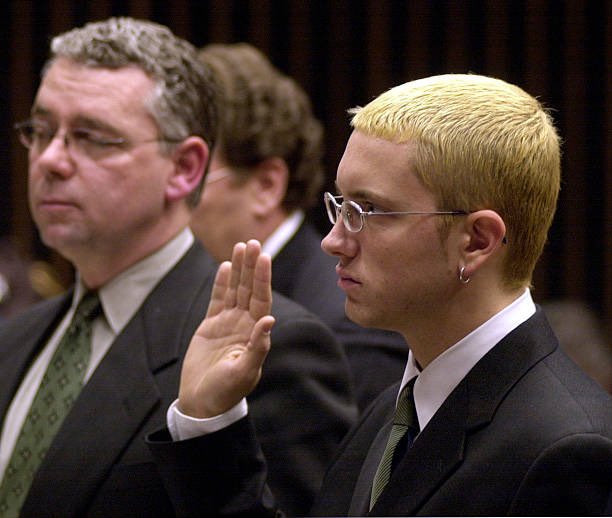 2001 Live tweet media