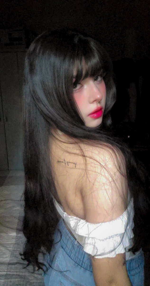 debs⁷ VAI VER O BTS tweet media