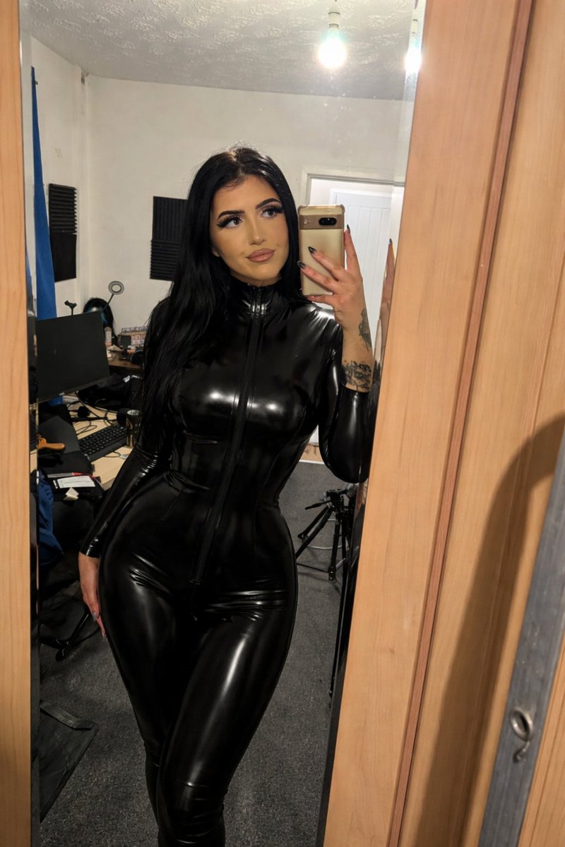 Goddess Aoife tweet media