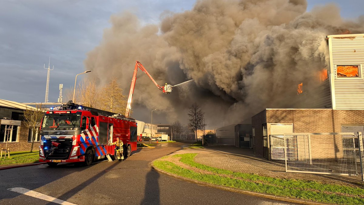 112 melding Zeer grote brand in pand aan De Vaart in Obdam