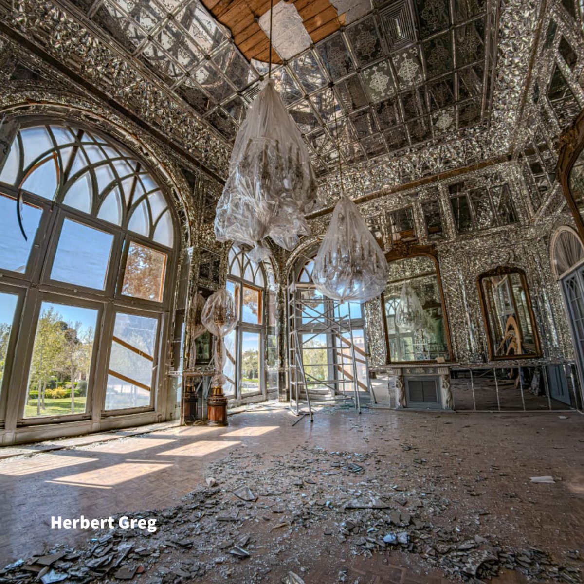 این یک عکس نیست،
سندی‌ست از جنگ علیه تاریخ یک ملت.

📍 کاخ گلستان، تالار آینه
📷 هربرت کریم مسیحی