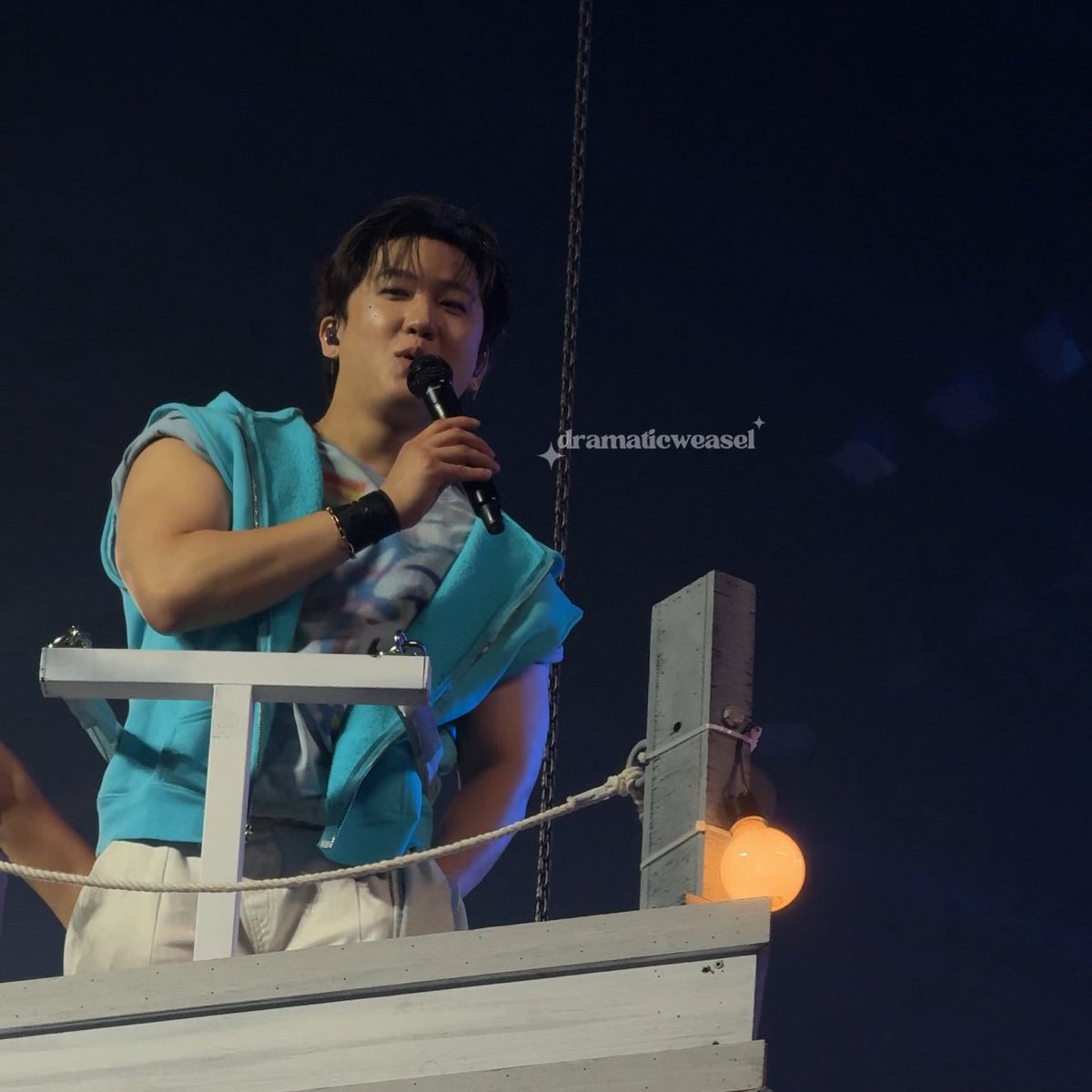 nazzle dazzle (got headpats from chan) ⊹₊⟡⋆ tweet media