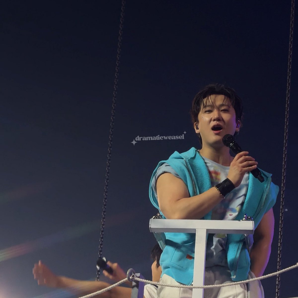 nazzle dazzle (got headpats from chan) ⊹₊⟡⋆ tweet media