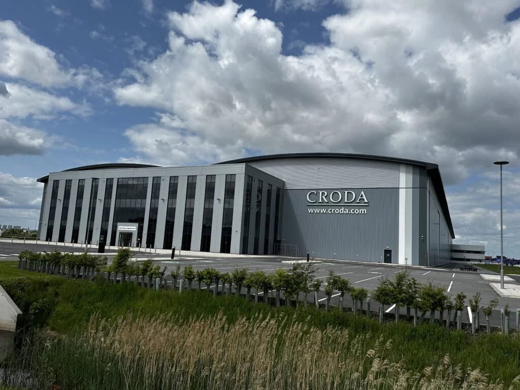 jzrdan's tweet image. Here are the 10 most beaten down stocks in the FTSE as of today… Which are you backing to turn it around? ⤵️

1. WPP (#WPP)

• 50-60% collapse in 2025 alone 
• Multiple profit warnings, lost major clients
• Narrative: structurally dead vs Big Tech 
2. Diageo (#DGE)

•