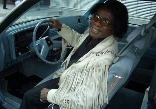 How folks be in the drive-thru when they window don't work.